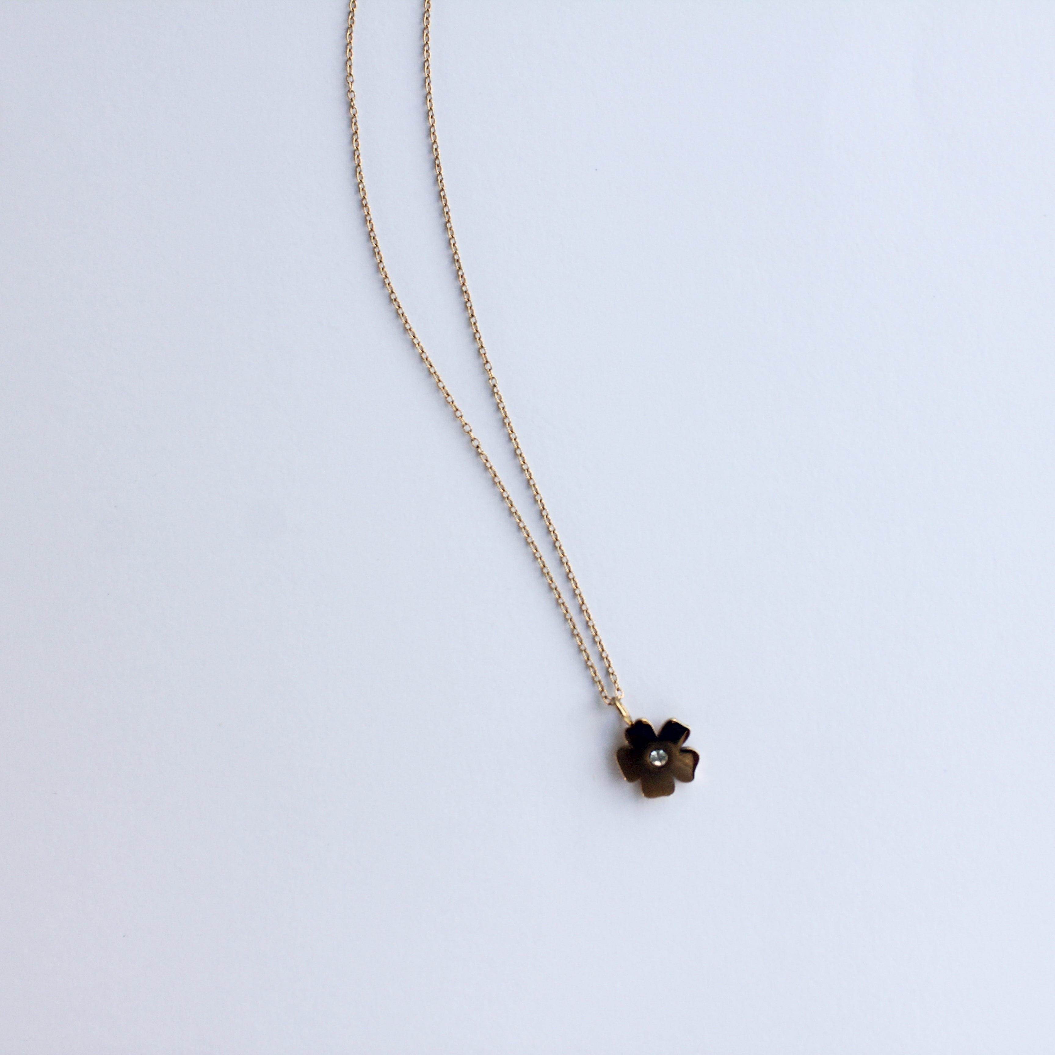Ojo de Poeta Flower Necklace Gold Plated