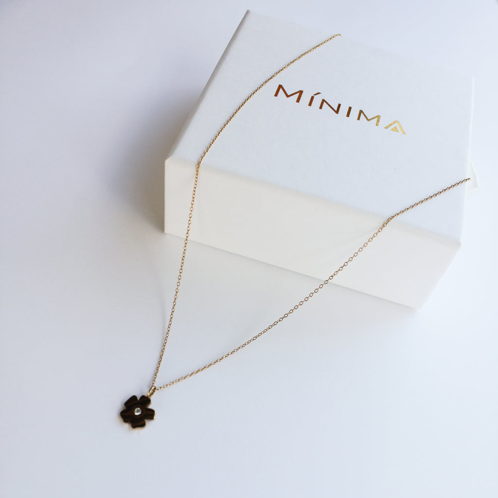 Ojo de Poeta Flower Necklace Gold Plated