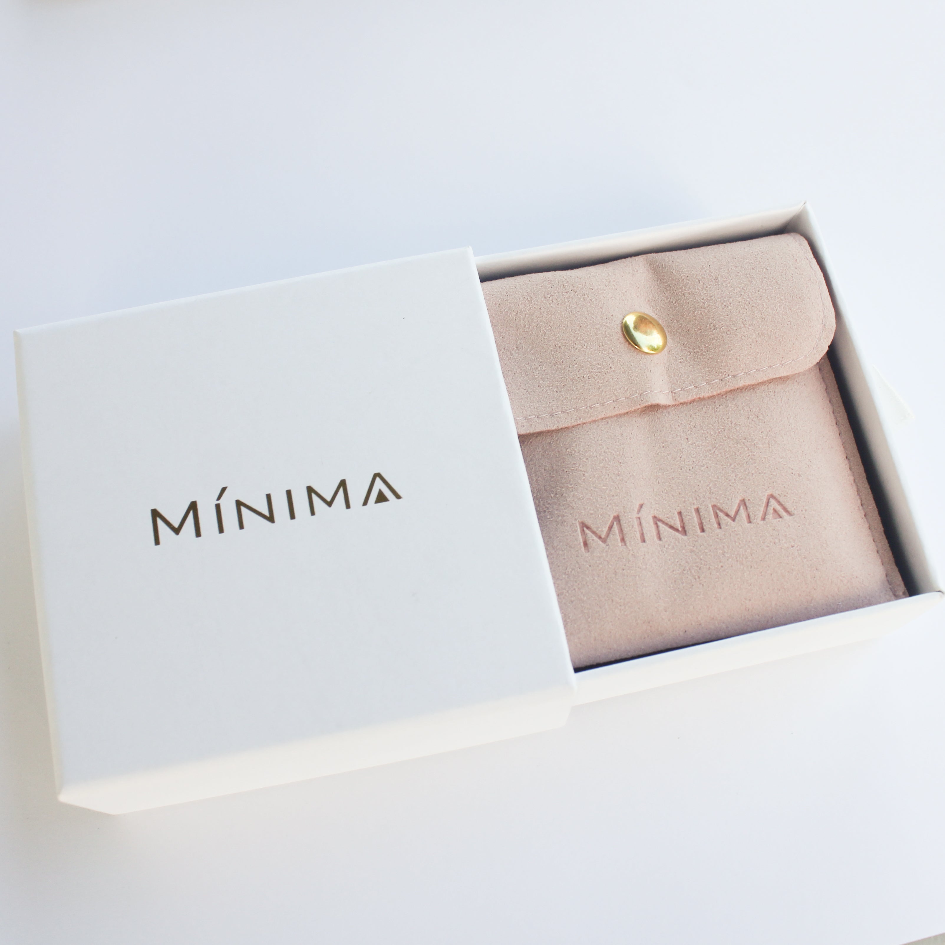 Playera Flower Necklace Gold Pendant